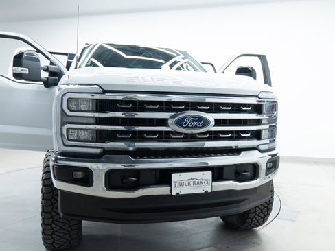 Used 2024 Ford F250 Lariat image 22