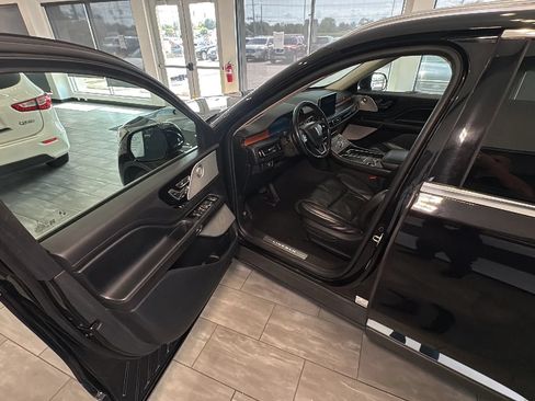 Used 2020 Lincoln Aviator Reserve w/ Equipment Group 202A AWD/4WD image 17