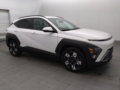 Used 2025 Hyundai Kona SEL FWD image 11