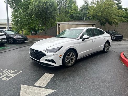 Used 2023 Hyundai Sonata SEL FWD image 3