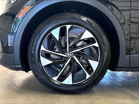 Used 2022 Volkswagen ID.4 Pro S RWD image 36