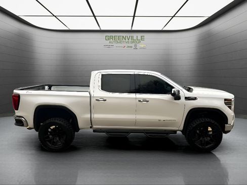 Used 2022 GMC Sierra 1500 SLT w/ SLT Convenience Package image 6