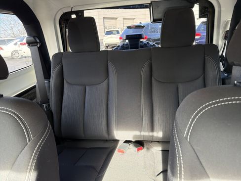 Certified 2015 Jeep Wrangler Rubicon w/ Power Convenience Group image 10