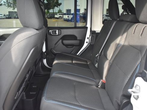 Used 2024 Jeep Wrangler Unlimited Rubicon 4xe w/ Technology Group AWD/4WD image 16