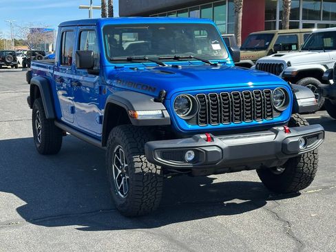 New 2026 Jeep Gladiator Rubicon w/ Steel Power Dome Hood Package AWD/4WD image 8