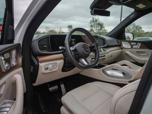 Certified 2025 Mercedes-Benz GLS 450 4MATIC image 6