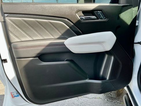 Used 2024 GMC Canyon AT4X image 43