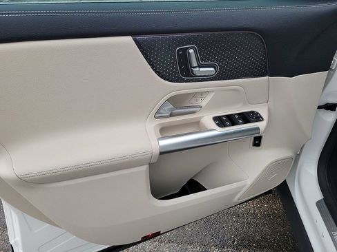 New 2025 Mercedes-Benz GLA 250 image 16