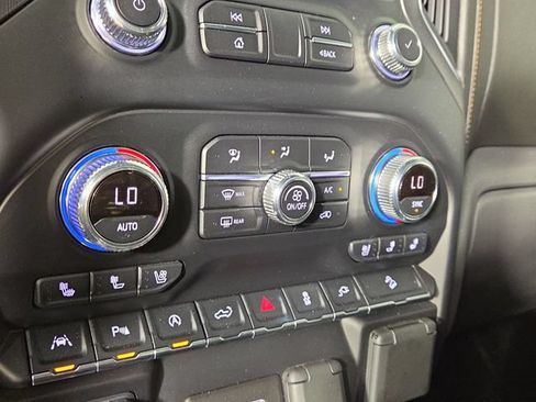 Used 2020 GMC Sierra 1500 AT4 w/ AT4 Premium Package AWD/4WD image 21