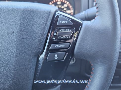 Used 2025 Nissan Frontier Pro-X image 19