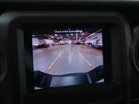 Used 2023 Jeep Gladiator Sport AWD/4WD image 35