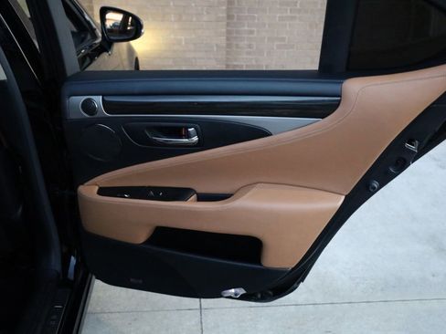 Used 2013 Lexus LS 460 4dr Sedan AWD image 23