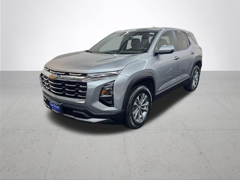 Used 2025 Chevrolet Equinox LT AWD/4WD image 2