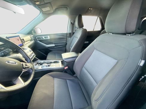 Used 2022 Ford Explorer XLT image 20