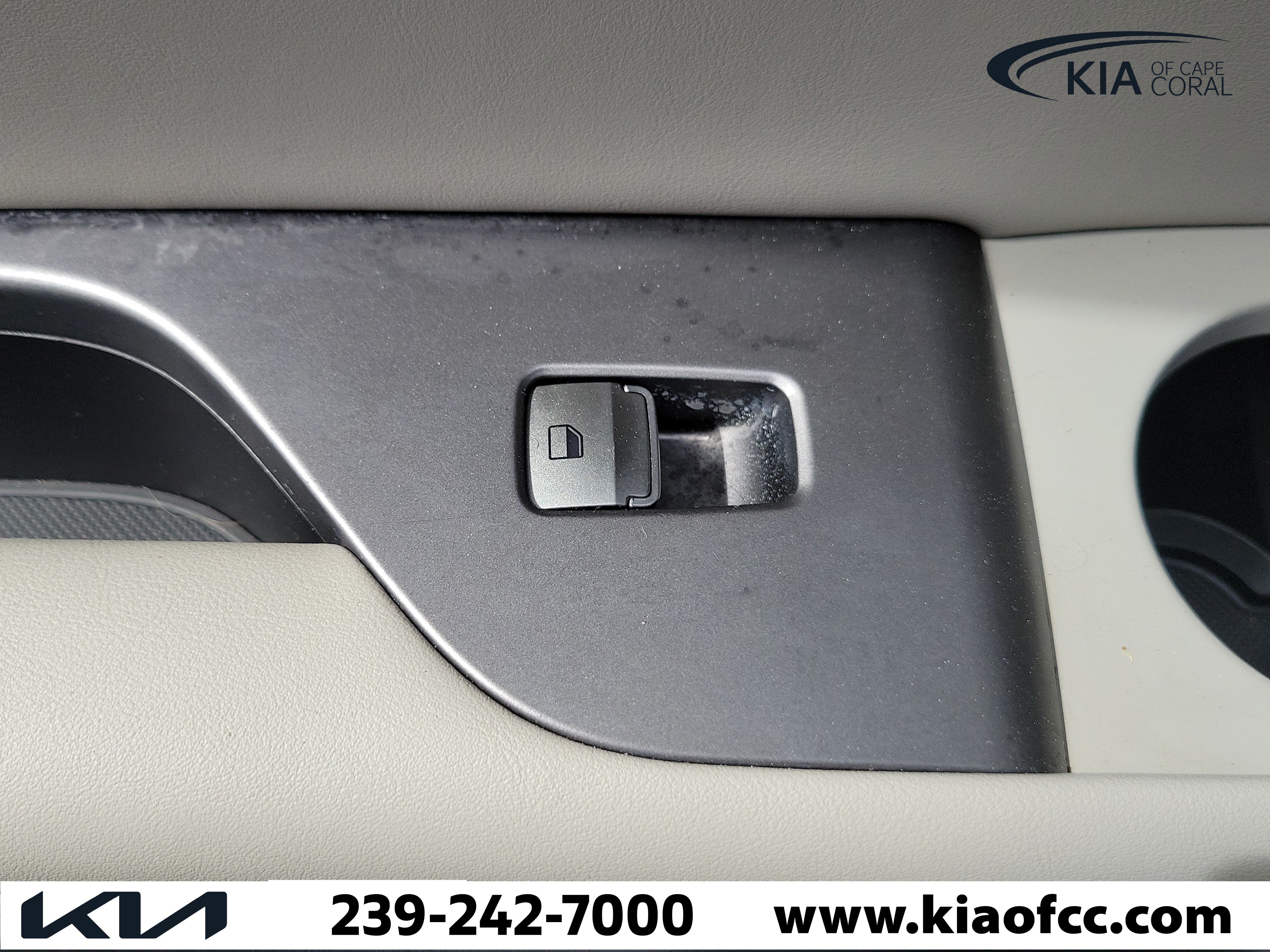 Used 2022 Hyundai Palisade SEL w/ 8P Bench Seat Package FWD image 16