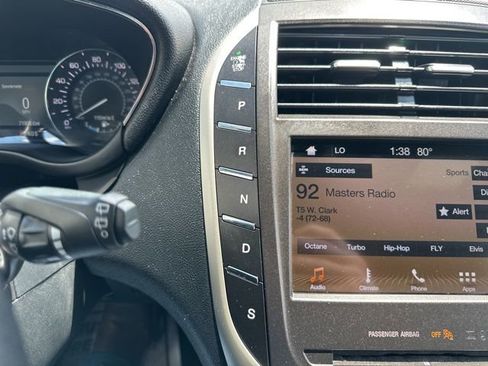Used 2019 Lincoln MKC Premiere FWD image 18