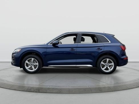Used 2021 Audi Q5 2.0T Premium w/ Convenience Package image 4