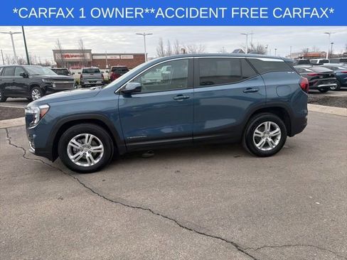 Used 2024 GMC Terrain SLE image 7
