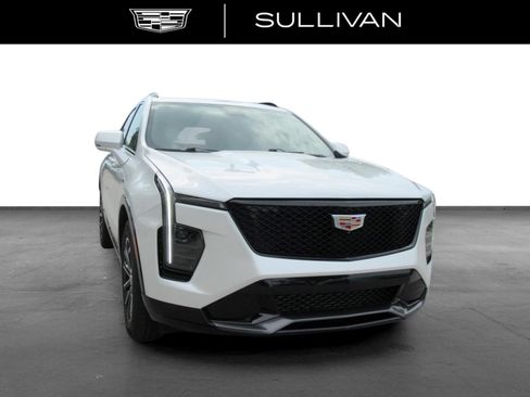 Certified 2025 Cadillac XT4 Sport AWD/4WD image 3