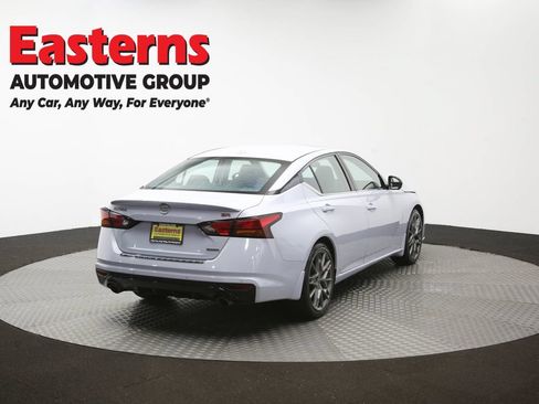 Used 2023 Nissan Altima 2.0 SR FWD image 41