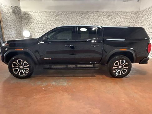 Used 2023 GMC Canyon AT4 w/ AT4 Premium Package AWD/4WD image 4
