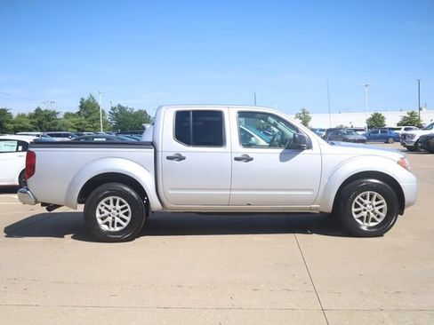 Used 2019 Nissan Frontier SV RWD image 3