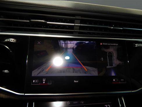 Used 2023 Audi Q8 Prestige w/ Prestige Package image 22