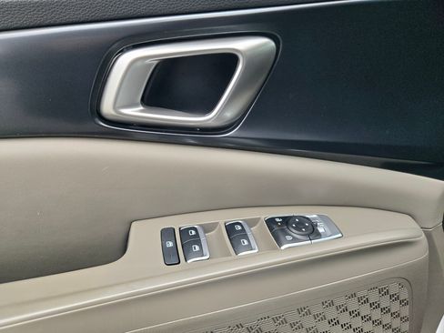 Certified 2025 Kia Carnival LXS image 24