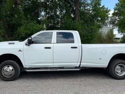Used 2024 RAM 3500 Tradesman w/ Chrome Appearance Group AWD/4WD image 5