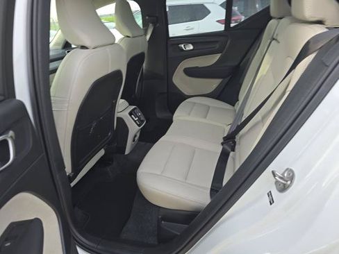 Used 2026 Volvo XC40 B5 Plus AWD/4WD image 7