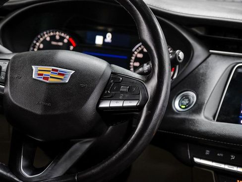 Used 2021 Cadillac XT4 Premium Luxury image 23