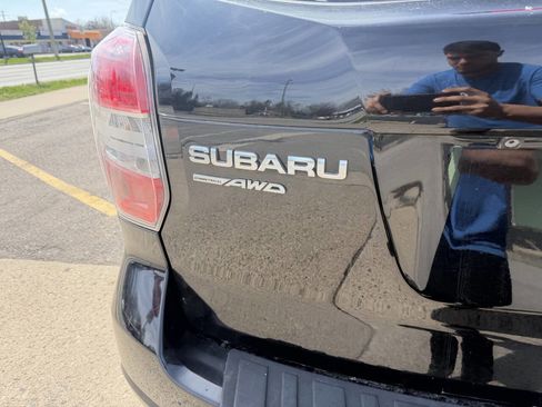 Used 2015 Subaru Forester 2.5i Premium w/ All-Weather Package AWD/4WD image 11