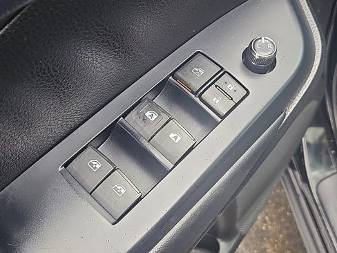 Used 2018 Toyota Highlander XLE image 19