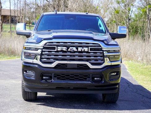 Used 2025 RAM 2500 Limited AWD/4WD image 4