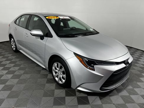 Certified 2024 Toyota Corolla LE FWD image 3