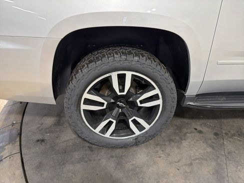 Used 2019 Chevrolet Suburban Premier w/ RST 6.2L Performance Edition image 37