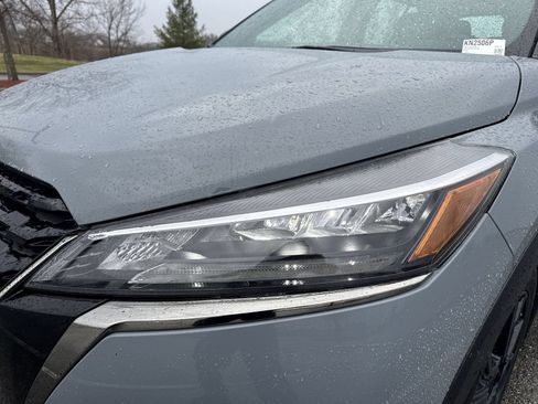 Used 2023 Nissan Kicks SR w/ SR Premium Package FWD image 38