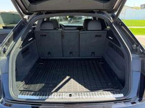 Used 2019 Audi Q8 Prestige AWD/4WD image 13