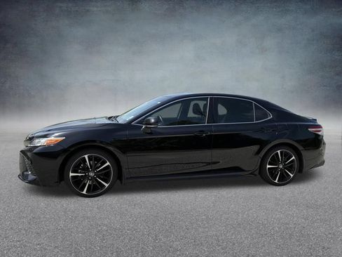 Used 2020 Toyota Camry XSE FWD image 2