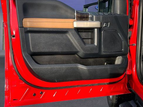 Used 2022 Ford F250 Lariat w/ Chrome Package image 21