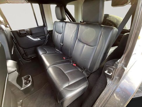 Used 2016 Jeep Wrangler Unlimited Rubicon image 26