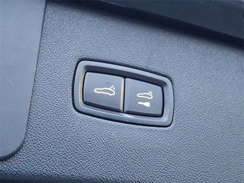 Used 2022 Porsche Cayenne S image 28