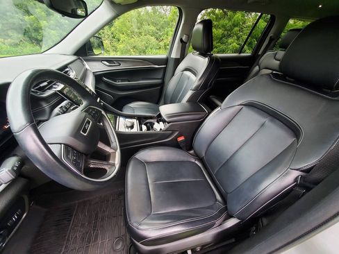 Used 2021 Jeep Grand Cherokee L Limited AWD/4WD image 12