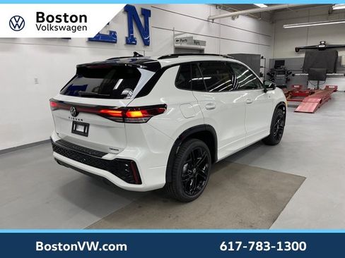 New 2026 Volkswagen Tiguan SE R-Line image 4