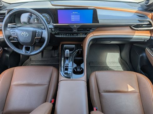 Used 2025 Toyota Crown Signia AWD/4WD image 4