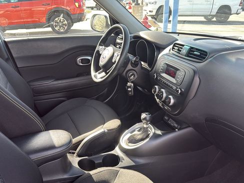 Used 2014 Kia Soul + image 30