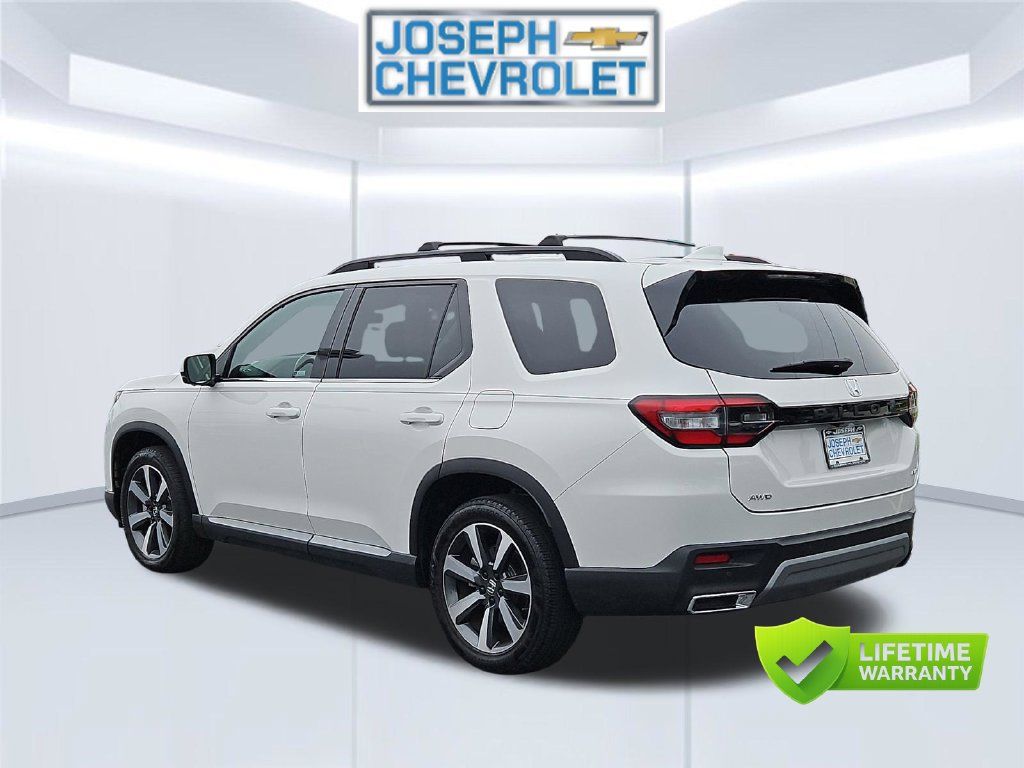 Used 2024 Honda Pilot Elite image 3