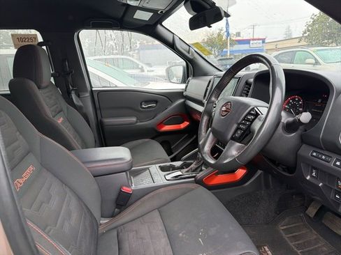 Used 2022 Nissan Frontier PRO-4X image 8