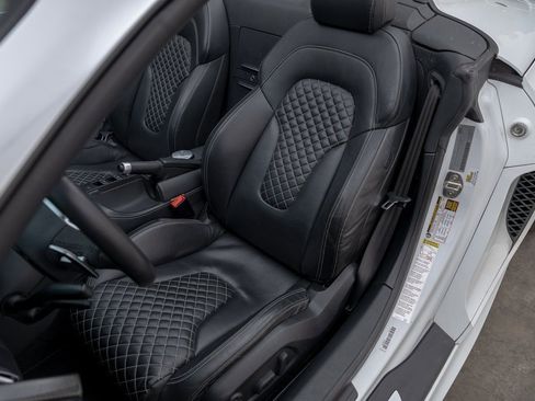 Used 2014 Audi R8 V10 image 23