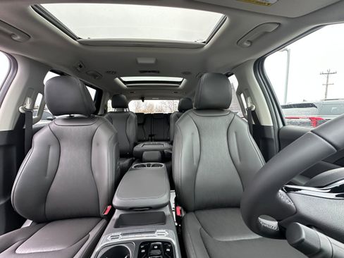 New 2026 Kia Carnival SX FWD image 27